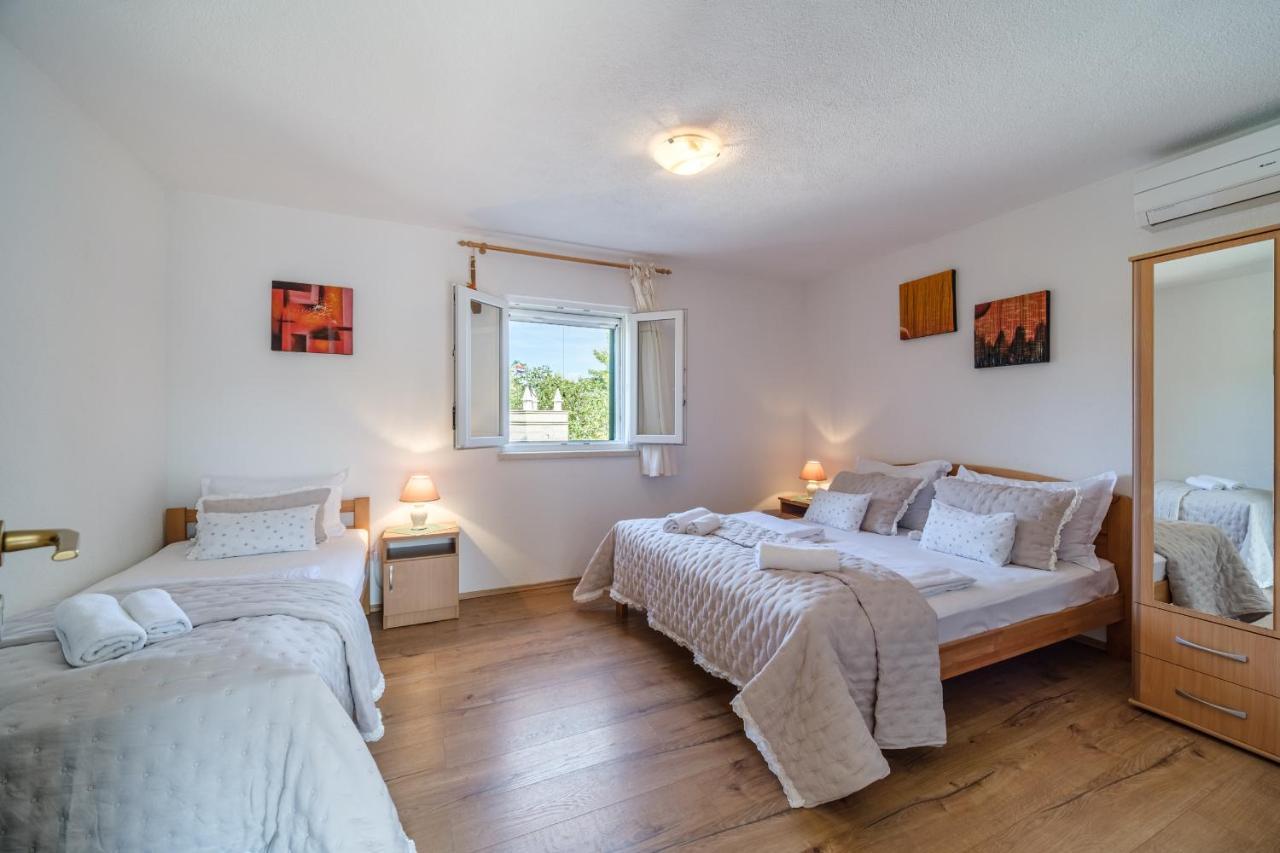 Holiday Home Gabelot Supetar Bagian luar foto