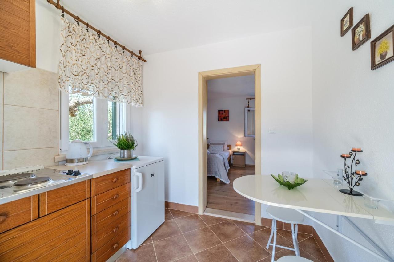 Holiday Home Gabelot Supetar Bagian luar foto
